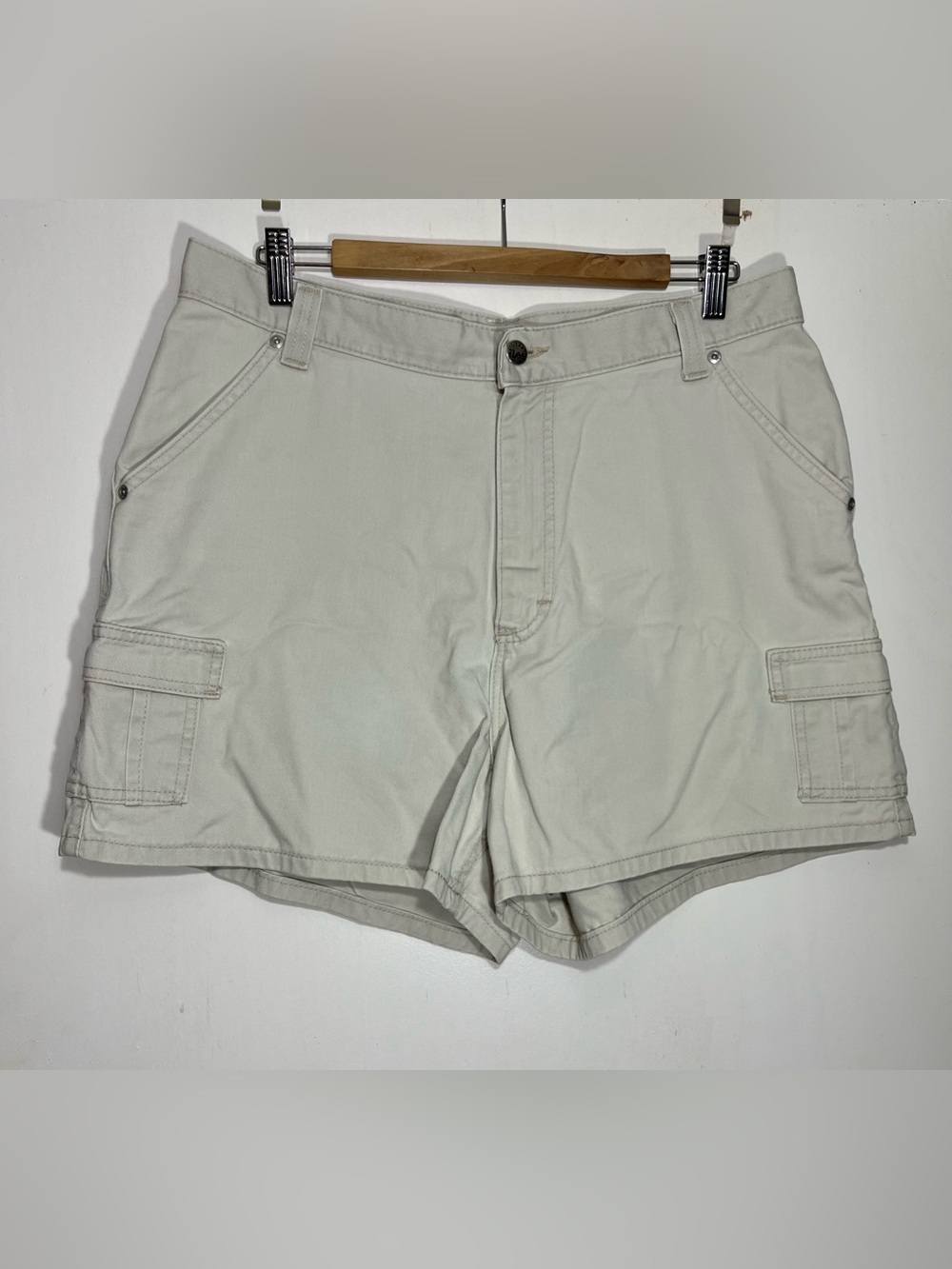 Vintage 1990's Womens Rivited Lee, Wide Leg Khaki Shorts Size 16 petite